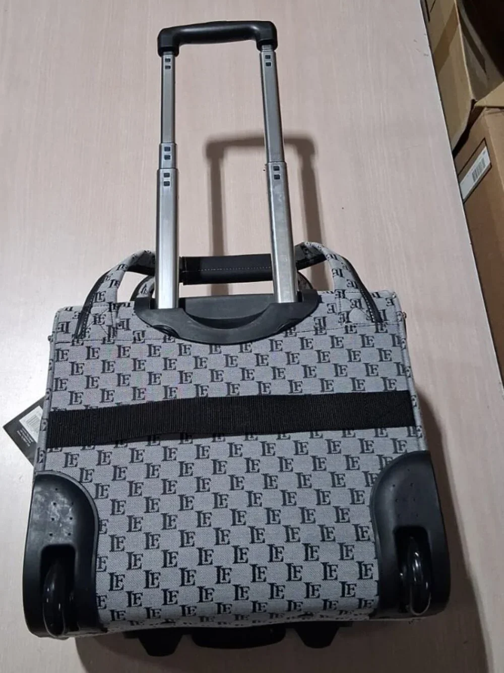 London Fog Under Seat Carryon Signature Roller Bag Logo Black/Gray 15